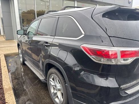 Used 2014 Toyota Highlander Limited Platinum AWD/4WD image 3