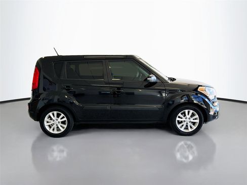 Used 2012 Kia Soul + FWD image 16
