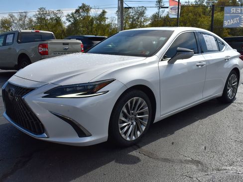 Used 2023 Lexus ES 300h Ultra Luxury image 1