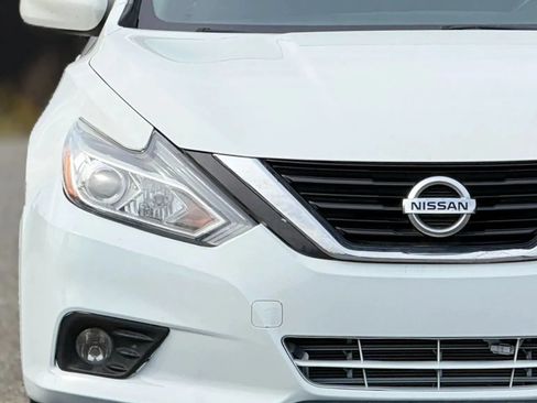 Used 2018 Nissan Altima 2.5 SV FWD image 11
