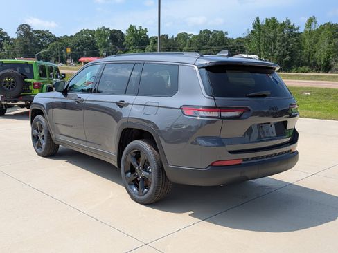 New 2026 Jeep Grand Cherokee L Limited w/ Limited Altitude Package RWD image 6