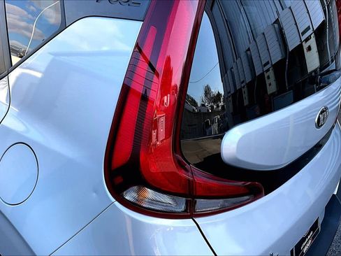 Used 2020 Kia Soul LX image 27