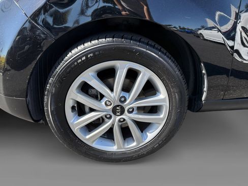 Used 2018 Kia Soul + FWD image 9