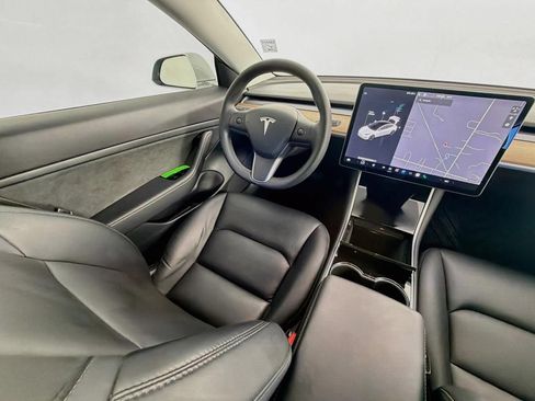 Used 2020 Tesla Model 3 Standard Range Plus RWD image 11