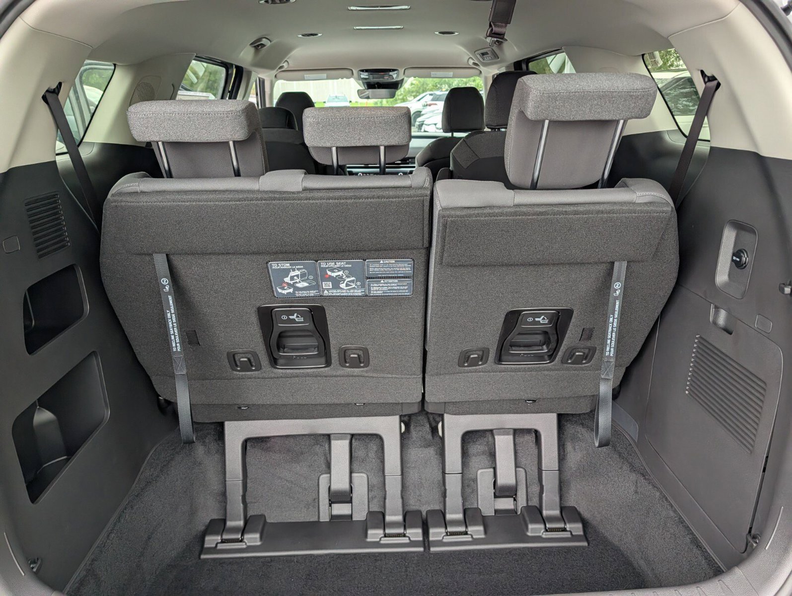 New 2027 Kia Carnival LX FWD image 27