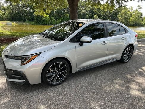 Used 2020 Toyota Corolla SE FWD image 2