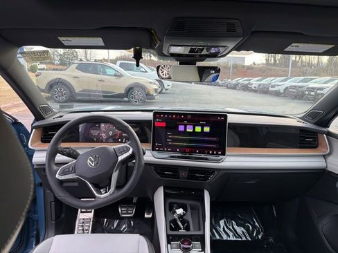 New 2026 Volkswagen Tiguan SEL R-Line image 9