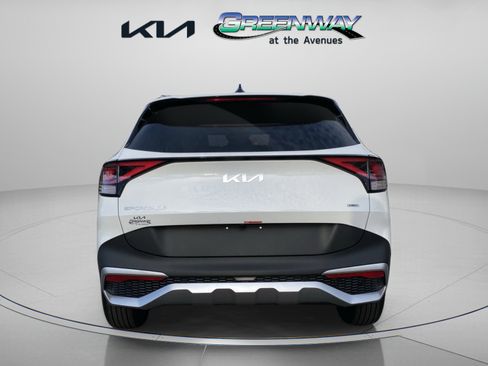 Used 2025 Kia Sportage LX FWD image 3