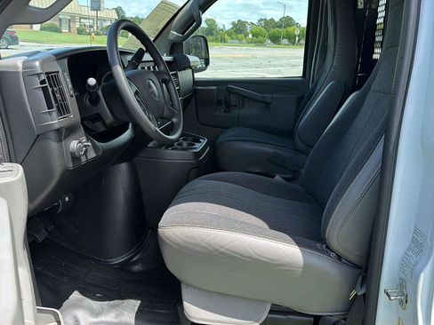Used 2025 GMC Savana 2500 w/ Driver Convenience Package RWD image 10