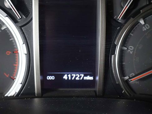 Used 2024 Toyota 4Runner TRD Off-Road Premium image 37