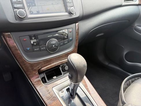 Used 2015 Nissan Sentra SL w/ SL Premium Package FWD image 18