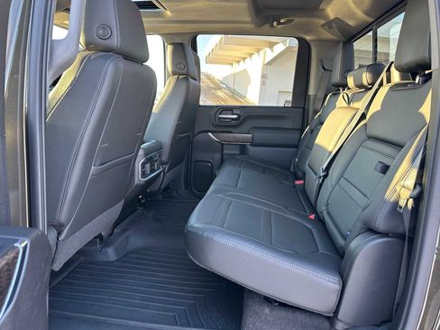 Used 2022 GMC Sierra 2500 Denali w/ Denali Ultimate Package image 16