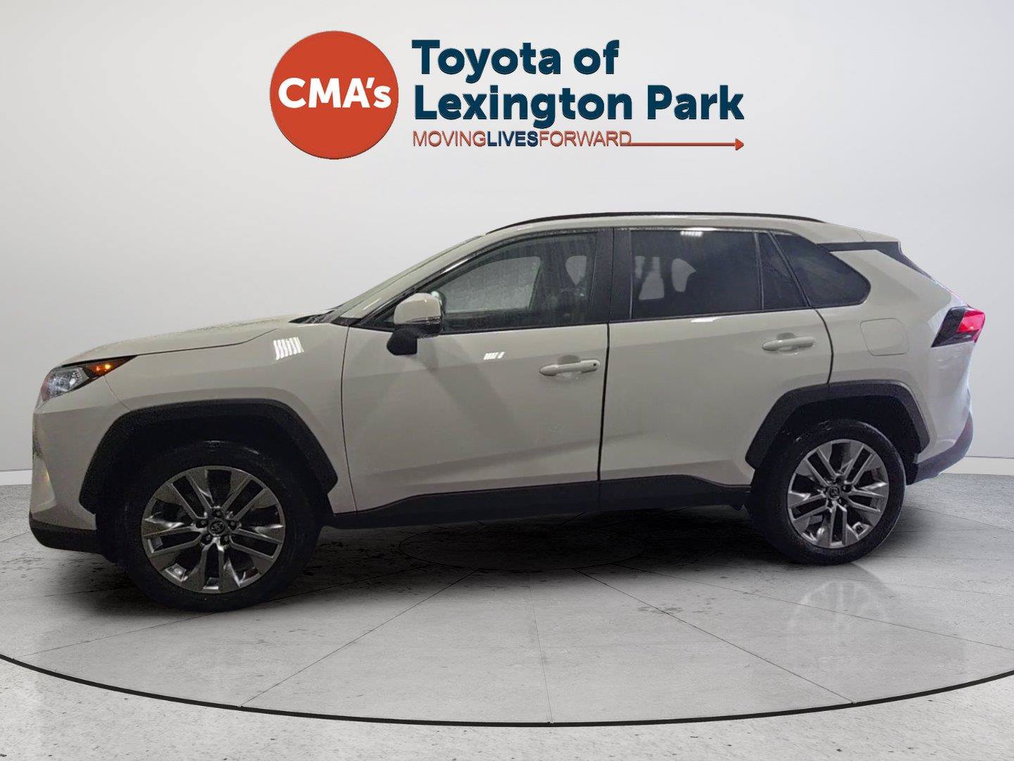 Used 2019 Toyota RAV4 XLE Premium w/ Cold Weather Package AWD/4WD image 2