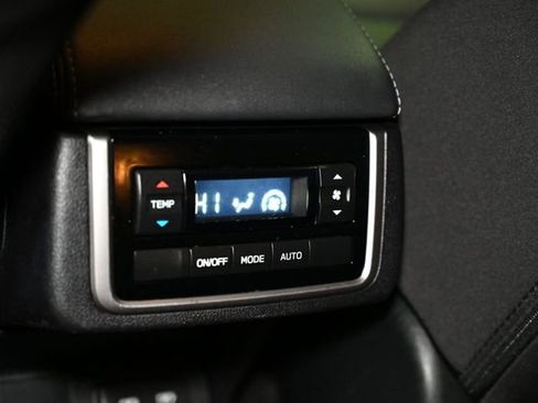 Used 2022 Subaru Ascent Premium w/ Convenience Package image 55