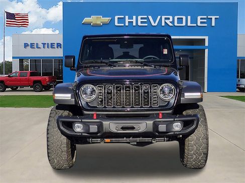 Used 2024 Jeep Wrangler Unlimited Rubicon w/ XTREMEE 35" Tire Package image 2