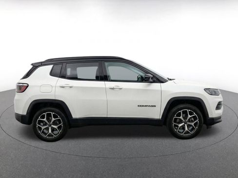 Used 2025 Jeep Compass Limited AWD/4WD image 10