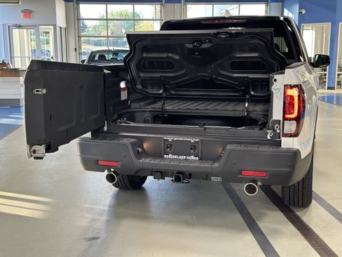 New 2026 Honda Ridgeline Black Edition image 7