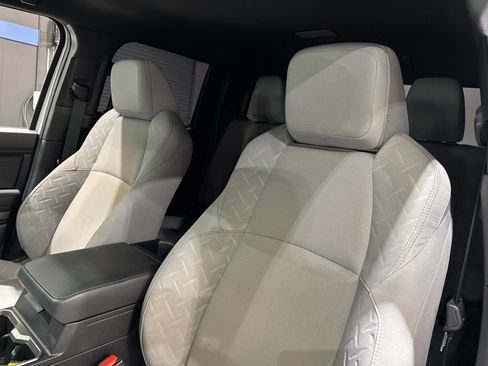 Used 2025 Toyota Tacoma SR5 AWD/4WD image 19