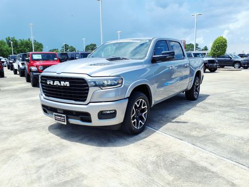 Used 2025 RAM 1500 Laramie w/ Sport Appearance Package AWD/4WD image 3