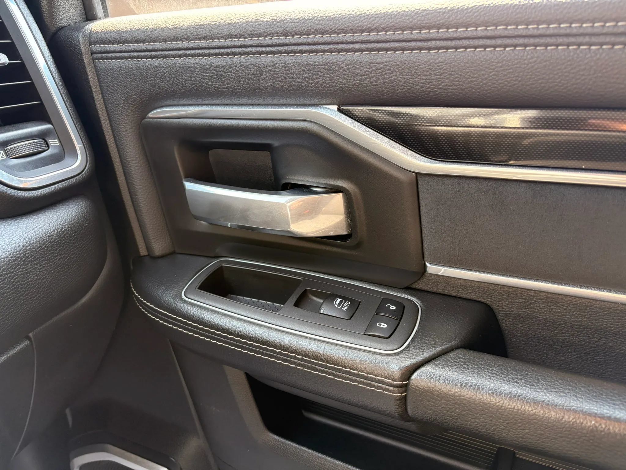 Used 2021 RAM 3500 Laramie w/ Night Edition AWD/4WD image 27