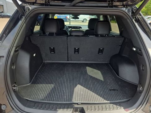 Used 2025 GMC Terrain Elevation w/ Elevation Premium Package AWD/4WD image 25
