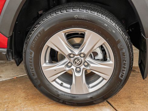 Used 2024 Toyota RAV4 XLE image 13