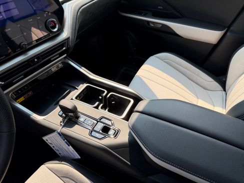 New 2026 Lexus TX 500h AWD image 15