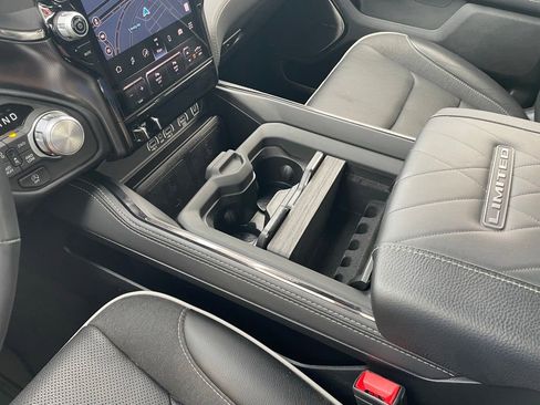 Used 2025 RAM 1500 Limited AWD/4WD image 20