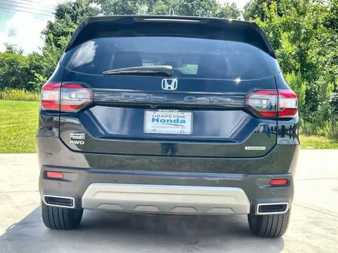 Certified 2025 Honda Pilot Touring image 6