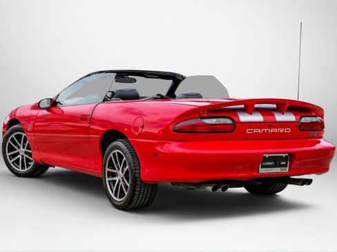 Used 2002 Chevrolet Camaro Z28 w/ SS Performance/Appearance Pkg RWD image 11