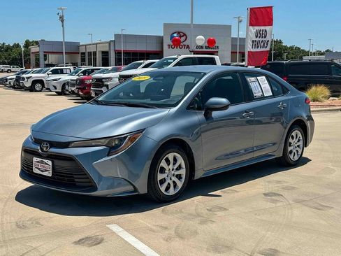 Used 2025 Toyota Corolla LE FWD image 7
