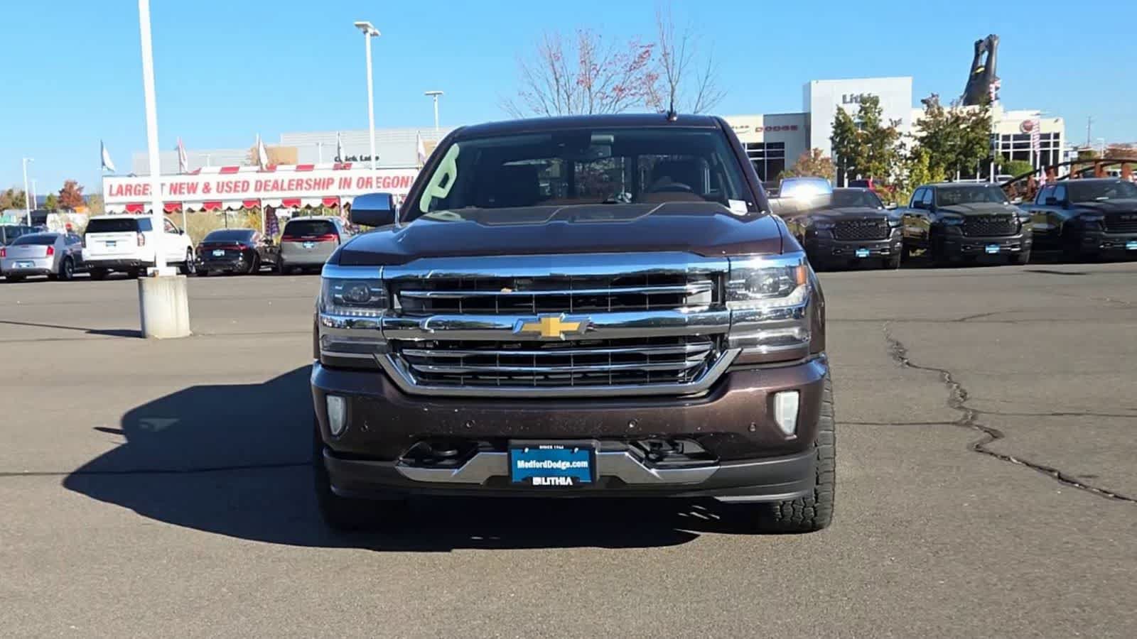 Used 2016 Chevrolet Silverado 1500 High Country w/ High Country Premium Package AWD/4WD image 3