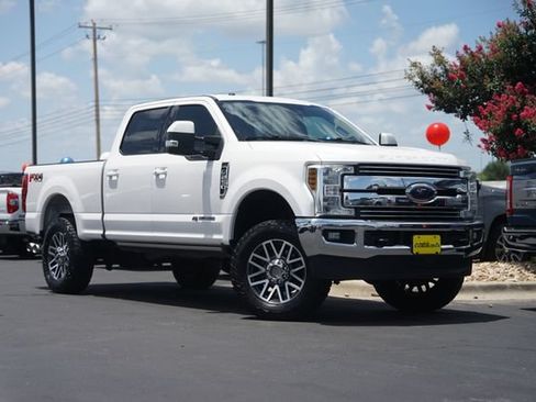 Used 2018 Ford F250 Lariat w/ Lariat Ultimate Package AWD/4WD image 2