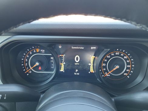 New 2025 Jeep Gladiator Willys image 10