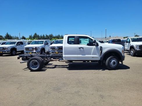 New 2026 Ford F550 4x4 Supercab Super Duty image 4