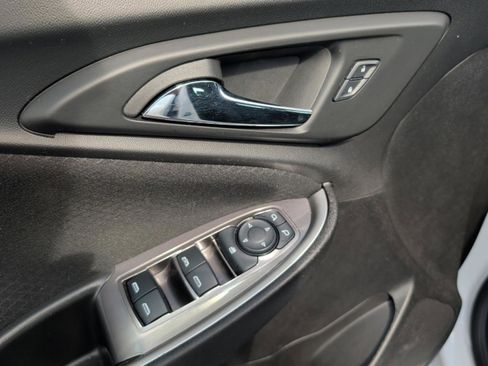 Used 2025 Chevrolet Malibu LT image 11