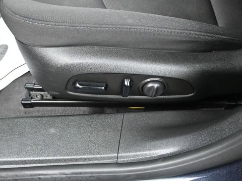 Used 2023 Chevrolet Malibu LT FWD image 12
