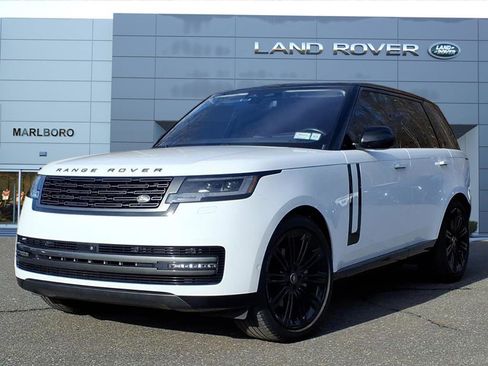 Certified 2022 Land Rover Range Rover SE image 1