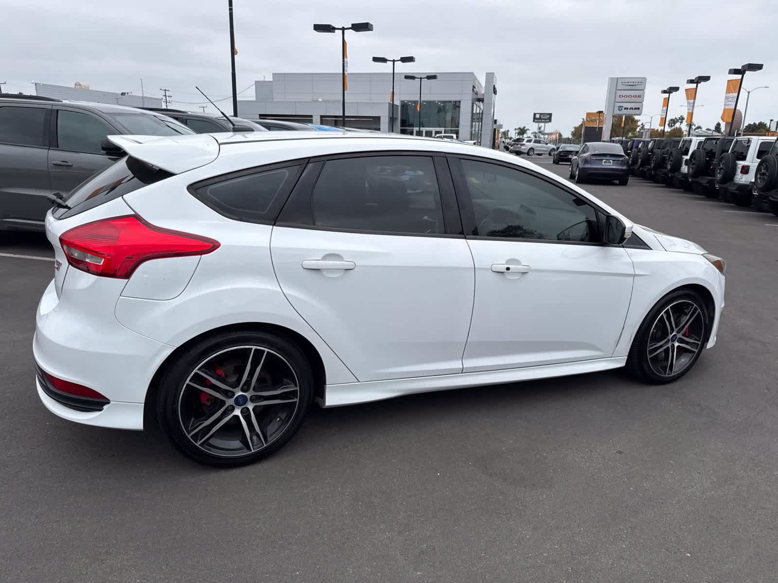 Used 2017 Ford Focus ST FWD image 7