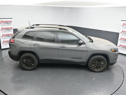 Used 2023 Jeep Cherokee Altitude Lux image 17