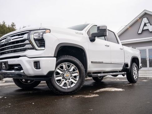 Used 2024 Chevrolet Silverado 2500 High Country image 1