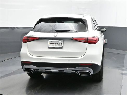 New 2025 Mercedes-Benz GLC 300 image 11