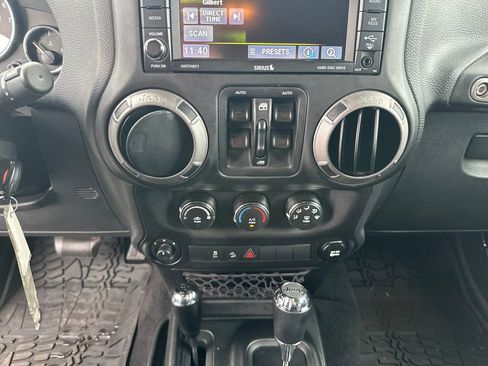 Used 2017 Jeep Wrangler Unlimited Sport w/ Quick Order Package 24S AWD/4WD image 23
