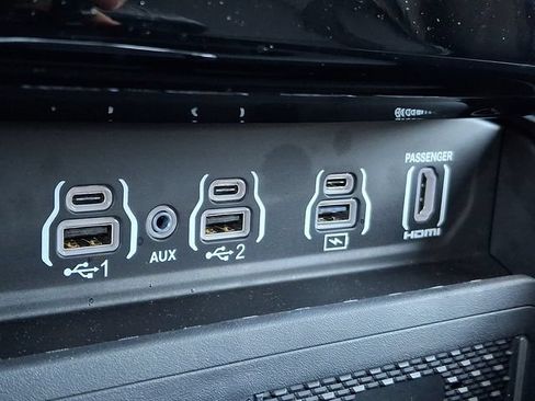 New 2026 RAM 1500 Laramie w/ Night Edition AWD/4WD image 17