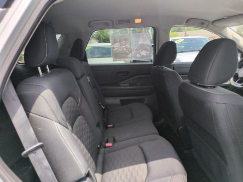 Used 2023 Nissan Pathfinder S AWD/4WD image 25