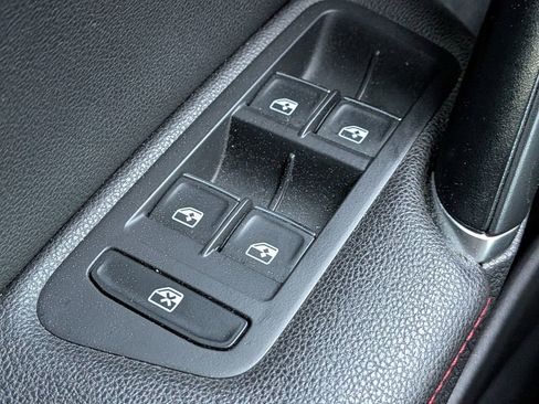 Used 2017 Volkswagen GTI SE image 26