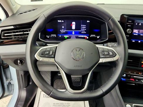 Used 2025 Volkswagen Jetta SE FWD image 14