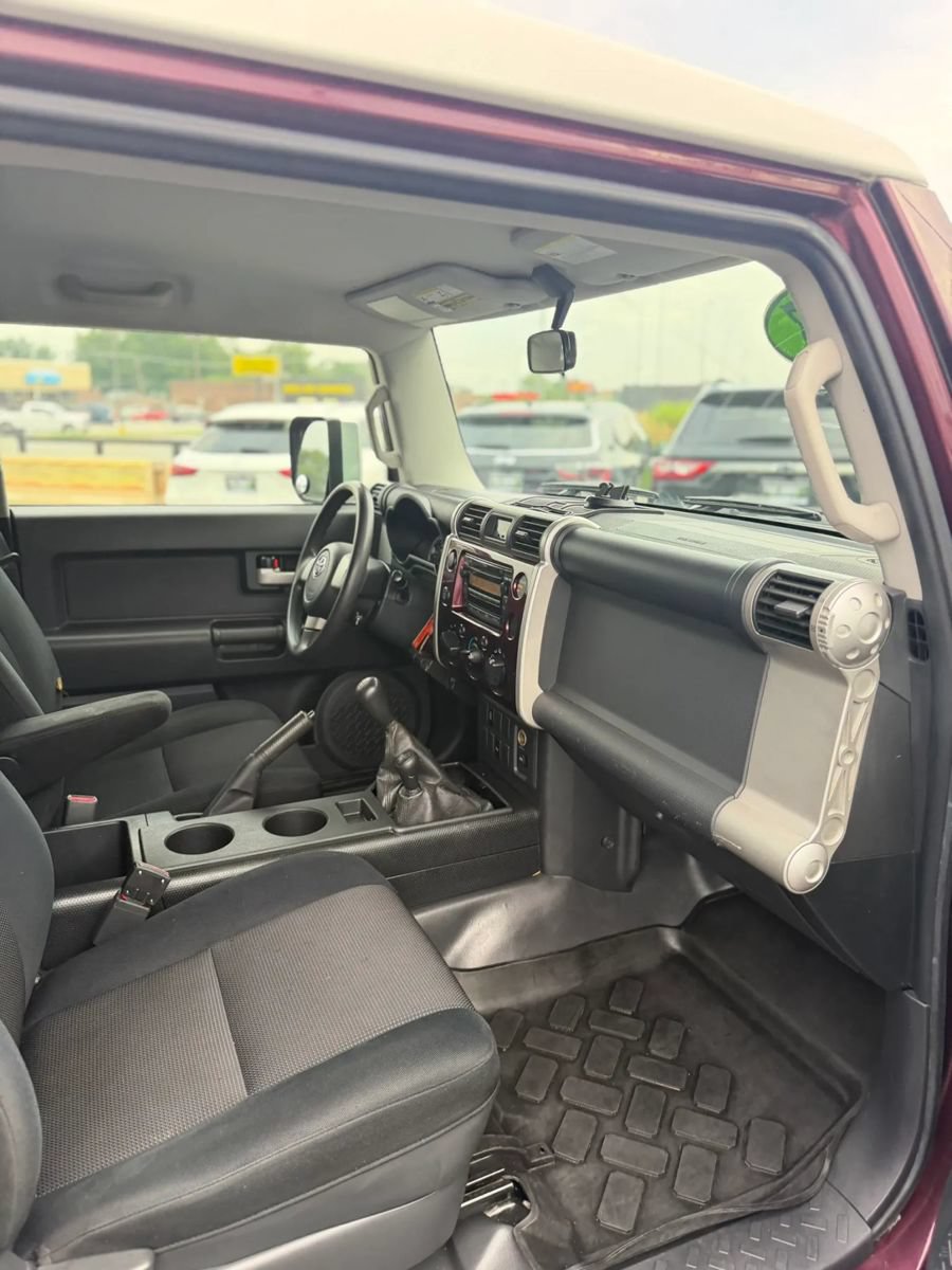 Used 2007 Toyota FJ Cruiser 4WD w/ Convenience Pkg image 11