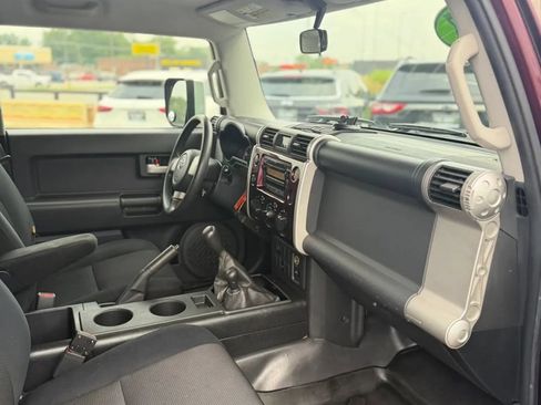 Used 2007 Toyota FJ Cruiser 4WD image 11