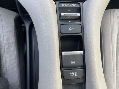 Used 2023 Honda HR-V LX image 42